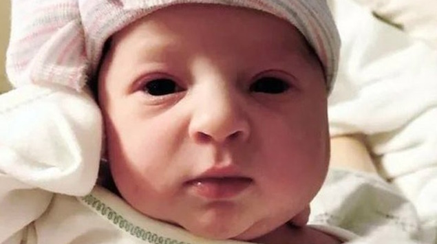 Em bé chào đời từ phôi thai đông lạnh sau hơn 24 năm xác lập kỷ lục thế giới mới