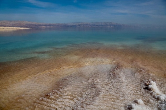 Biển Chết giữa Israel và Jordan